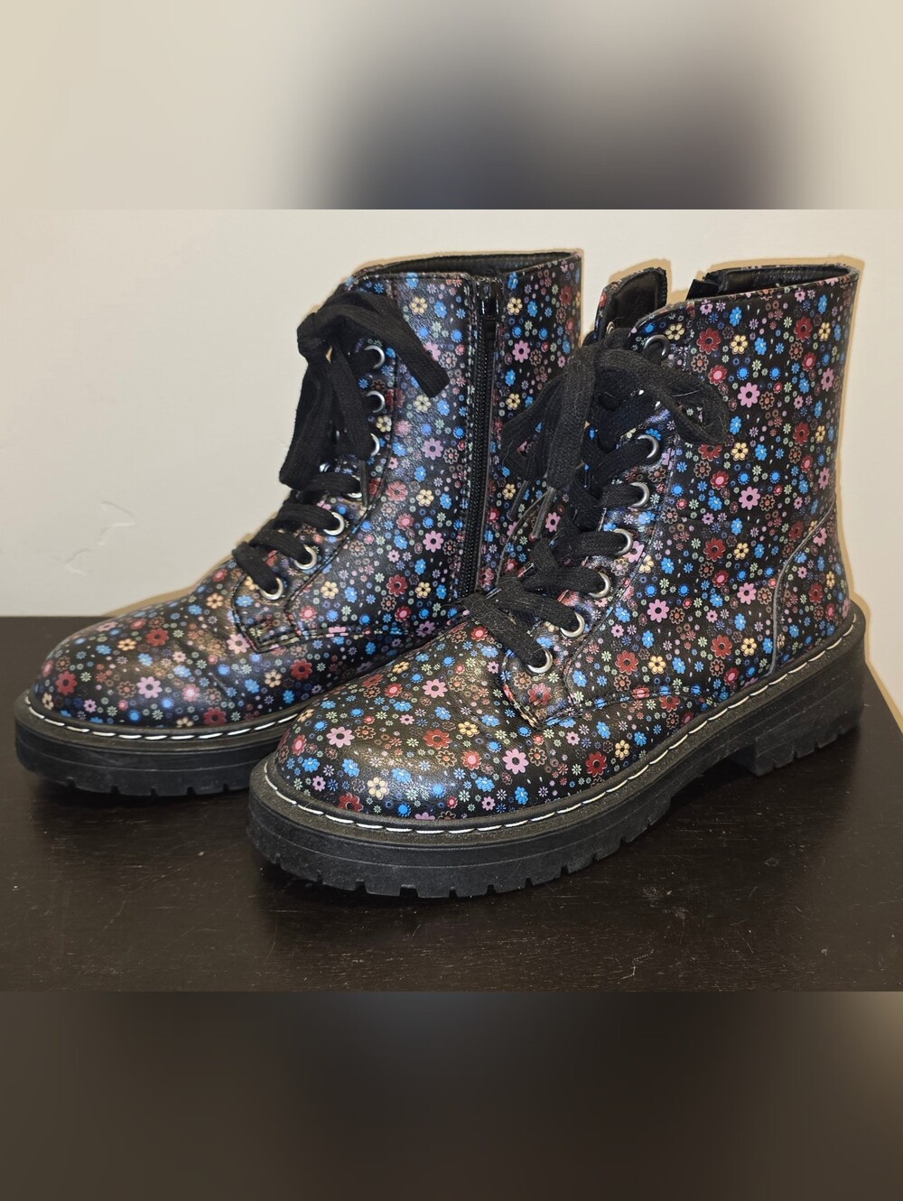 KAEDY Floral Ditsy Boots - Size 7.5